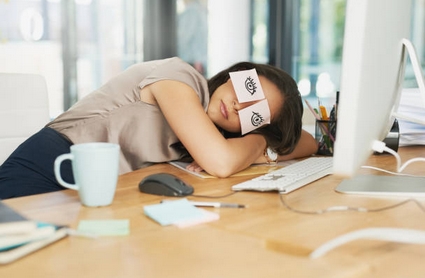 what are the symptoms of hypersomnia?