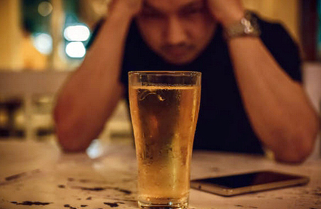 alcoholic depression signs and symptoms