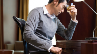 10 Signs of depression in men 10 Signs of depression in men